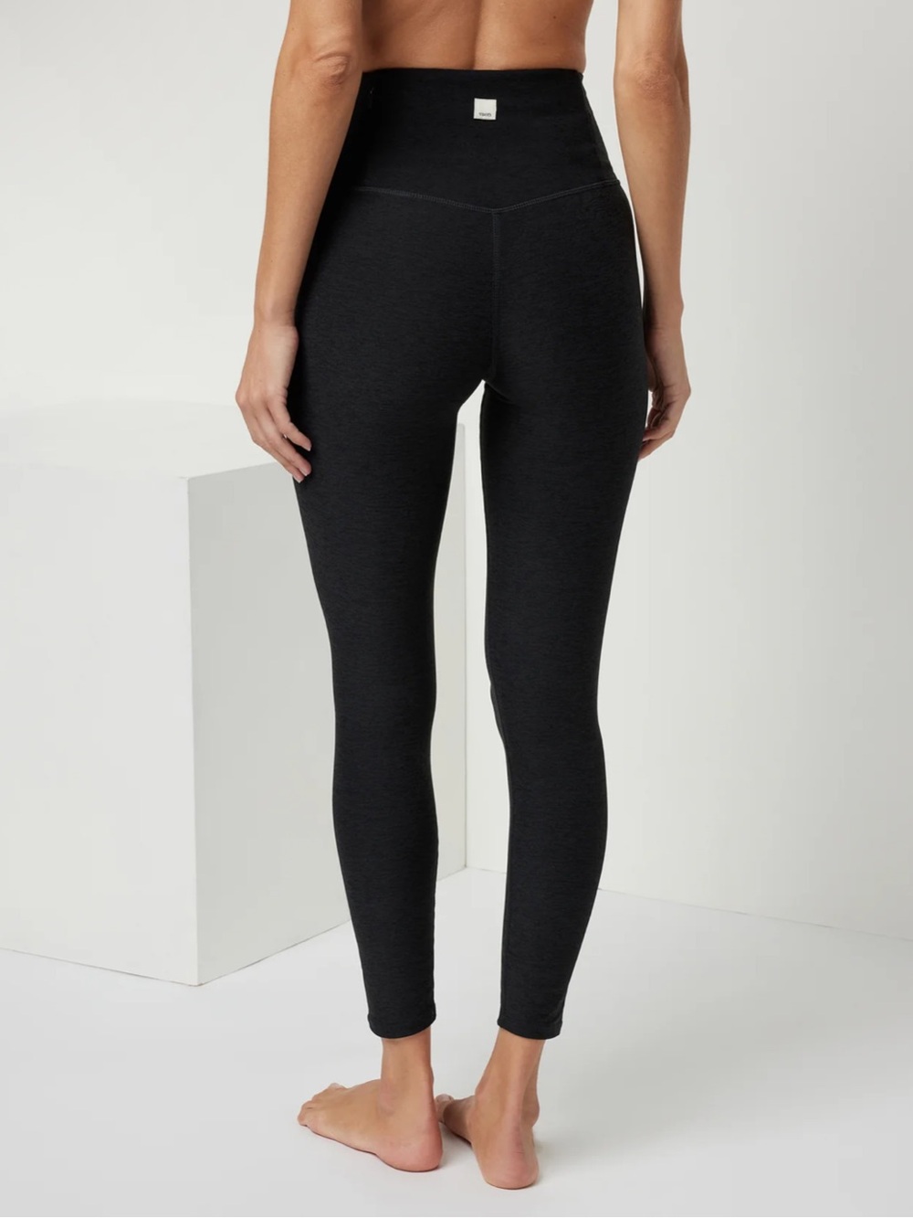 Vuori Clean Elevation Legging Size Small Womens in Black Heather